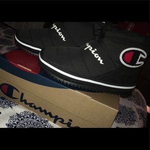 Women shoes size 5